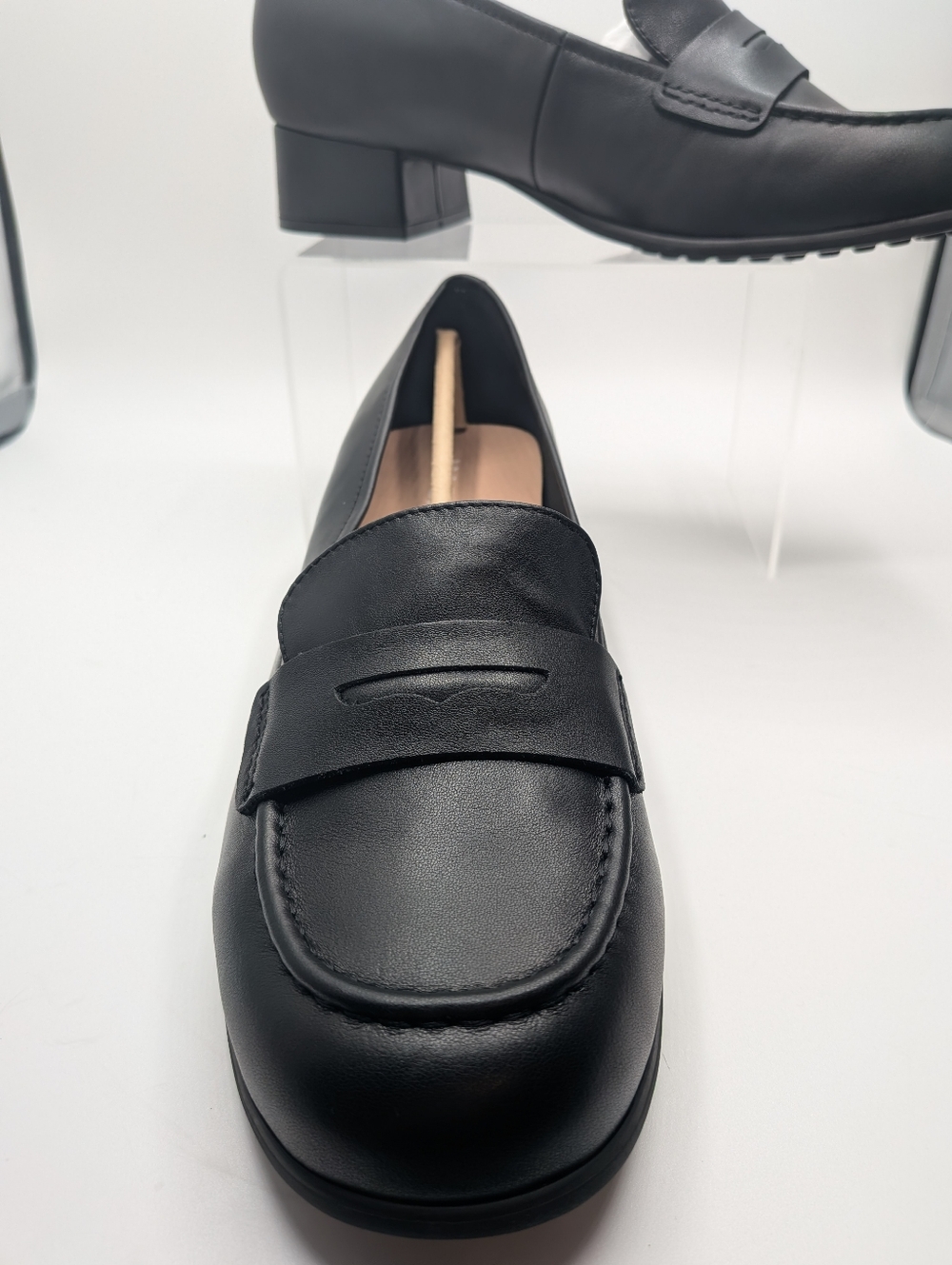 Low Heel Loafers NWB- 10WW-Black - Picture 3 of 15